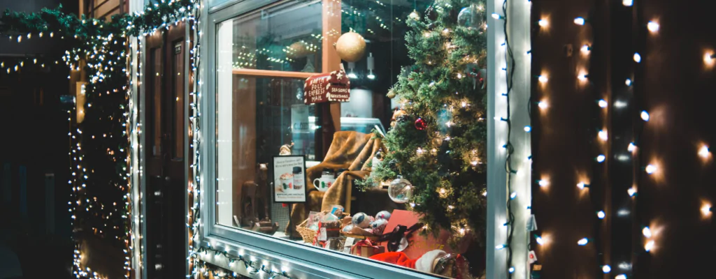 Une vitrine illuminée pour les fêtes